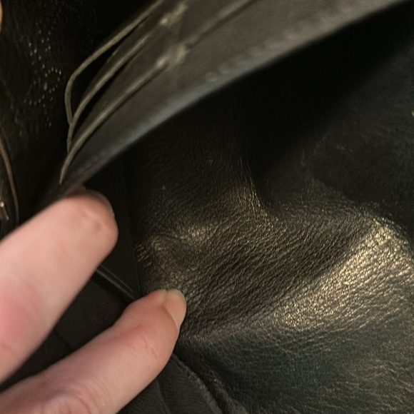 Louis Vuitton Mahina Wallet - Picture 10 of 16